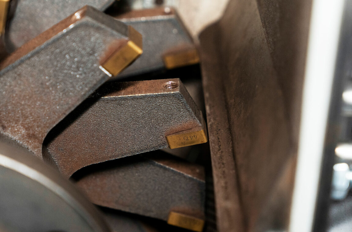 Hammer cutting mill - close-up of the cutting rotor