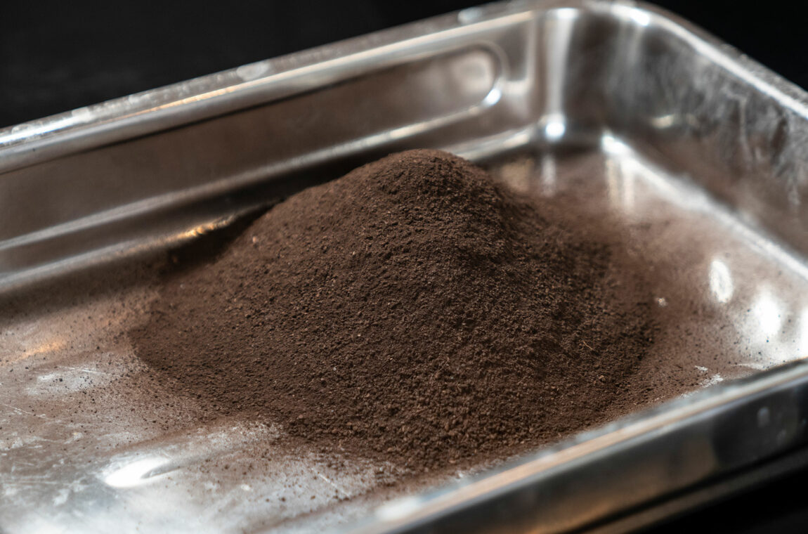 Hammer cutting mill - wood fibers after shredding, the result is a fine powder