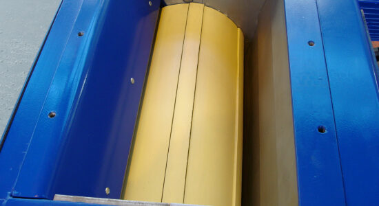 SIEBTECHNIK TEMA single roller mill - View of the roller with crushing bars