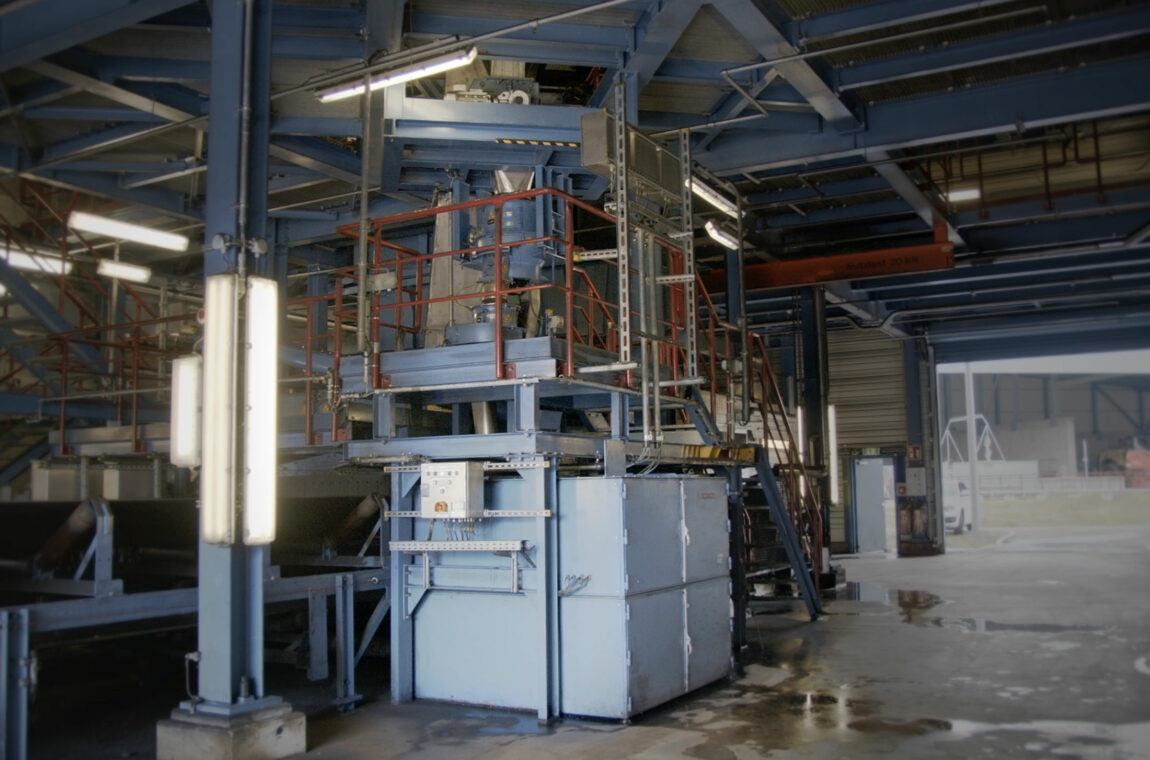 Sample collector in the coal-fired power plant