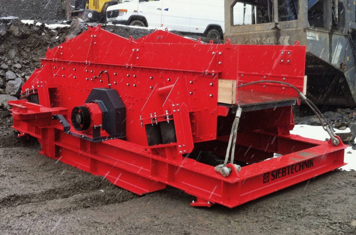 VS 14-44-I G eccentric vibratory screening machine on site