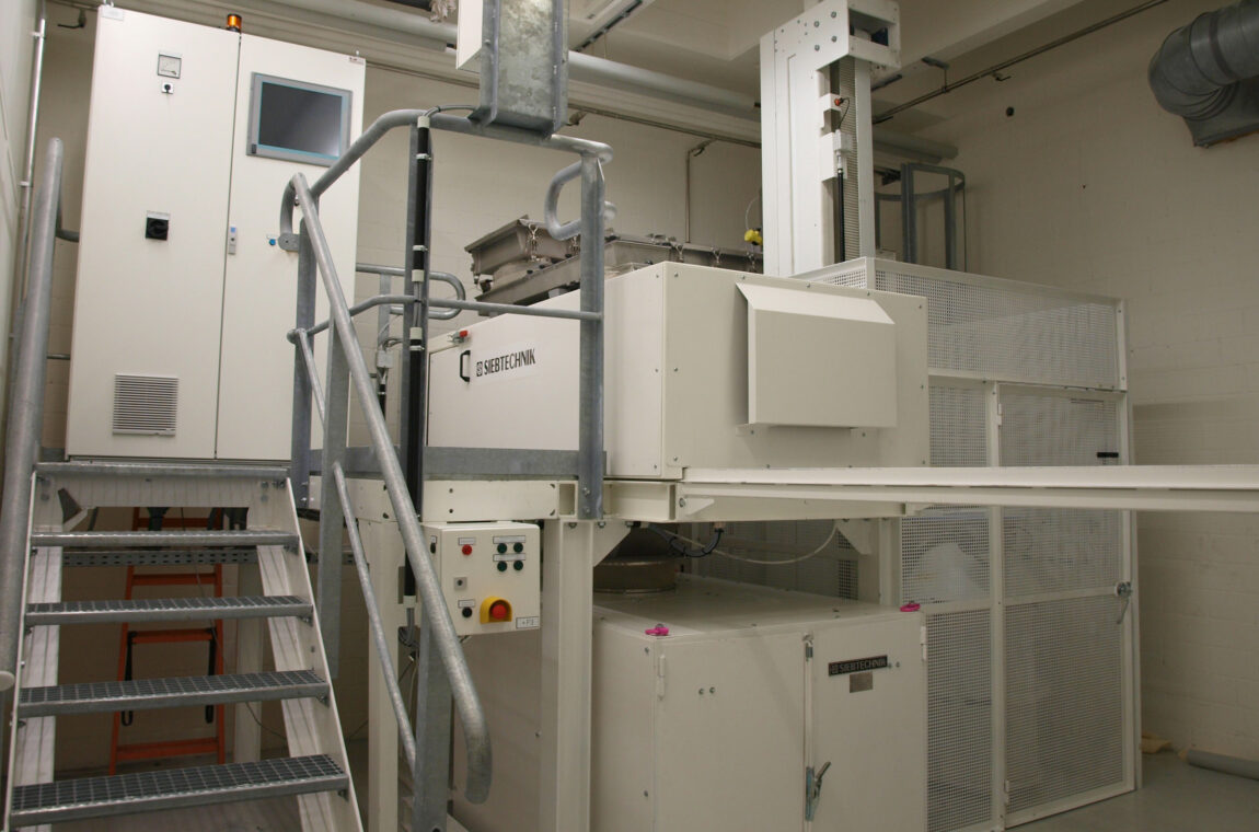 SIEBTECHNIK TEMA two-roller mill